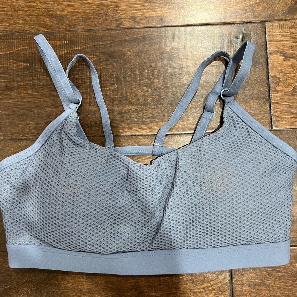 Lorna Jane sports bra size small in grey